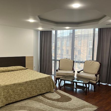 Vanatur Hotel ギュムリ エクステリア 写真