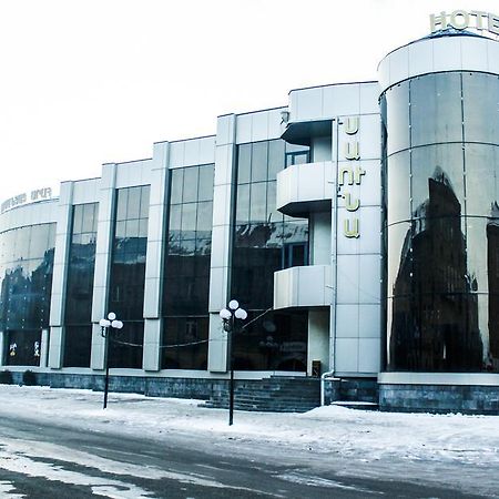 Vanatur Hotel ギュムリ エクステリア 写真