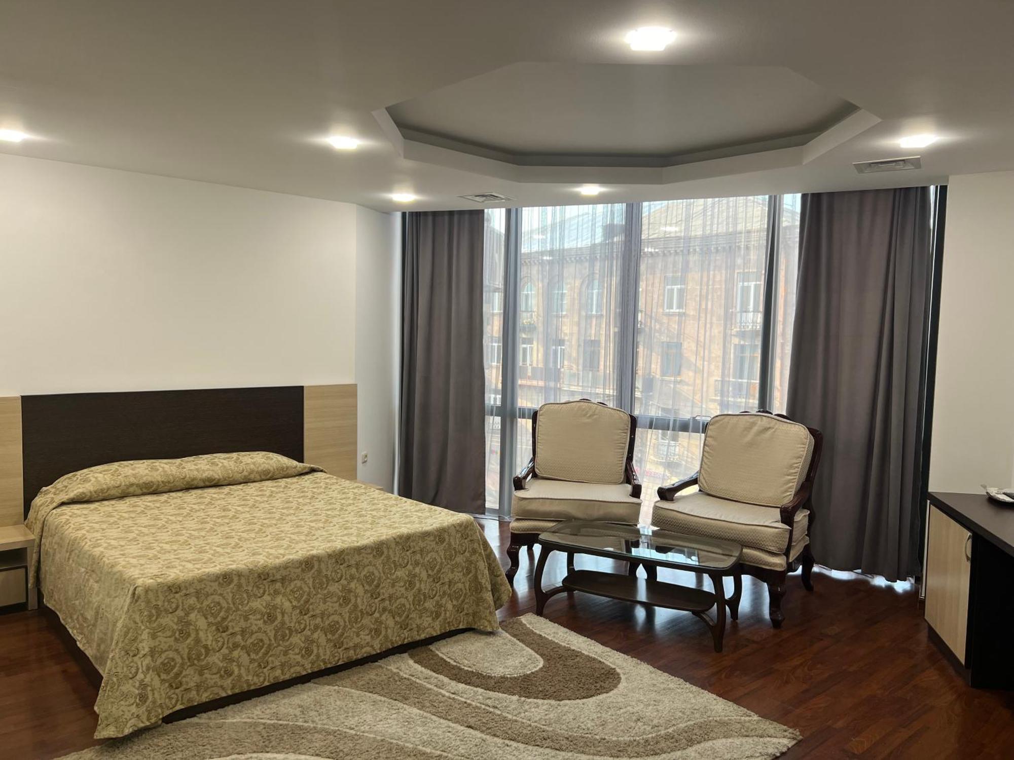 Vanatur Hotel ギュムリ エクステリア 写真